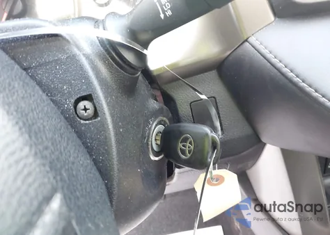 2015 Toyota Rav4 Xle z USA, uszkodzony, nr VIN JTMRFREV3FD140334